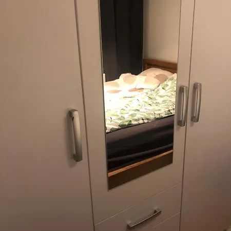 Cozy With 2 Bedrooms *