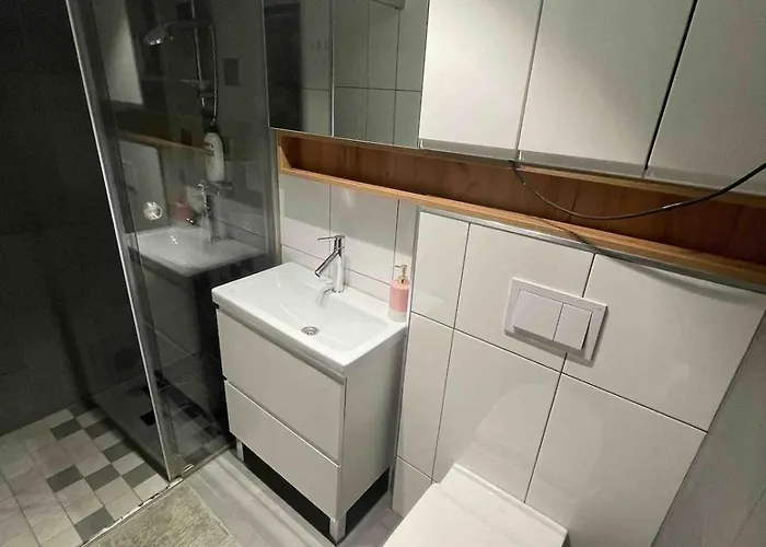 Cozy With 2 Bedrooms Apartment Tromsø